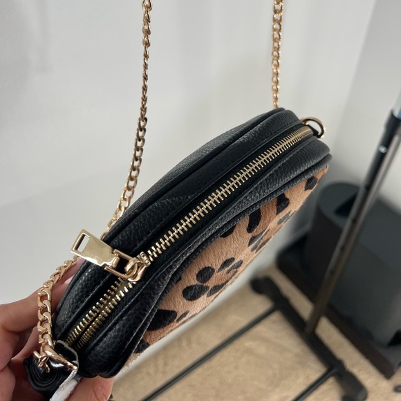 Cheetah Print Black Leather Purse with Gold Chain - Picture 4 of 7